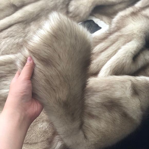 SW3 Bespoke Faux Fur Coat - Picture 5 of 5